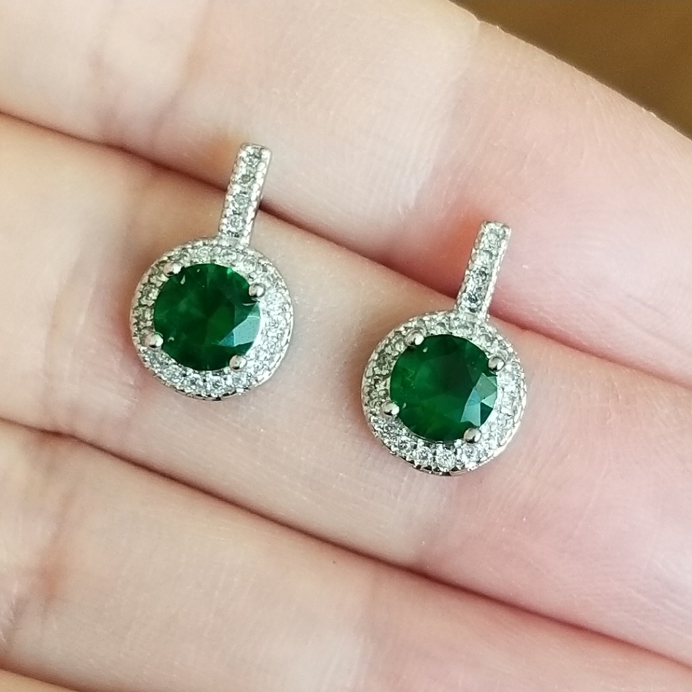New 925 Silver Round Cut Emerald Diamond Stud Earrings for Women